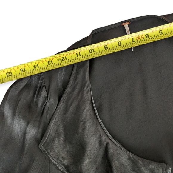 Free People black satin cropped hook & Eye blouse - Picture 9 of 10